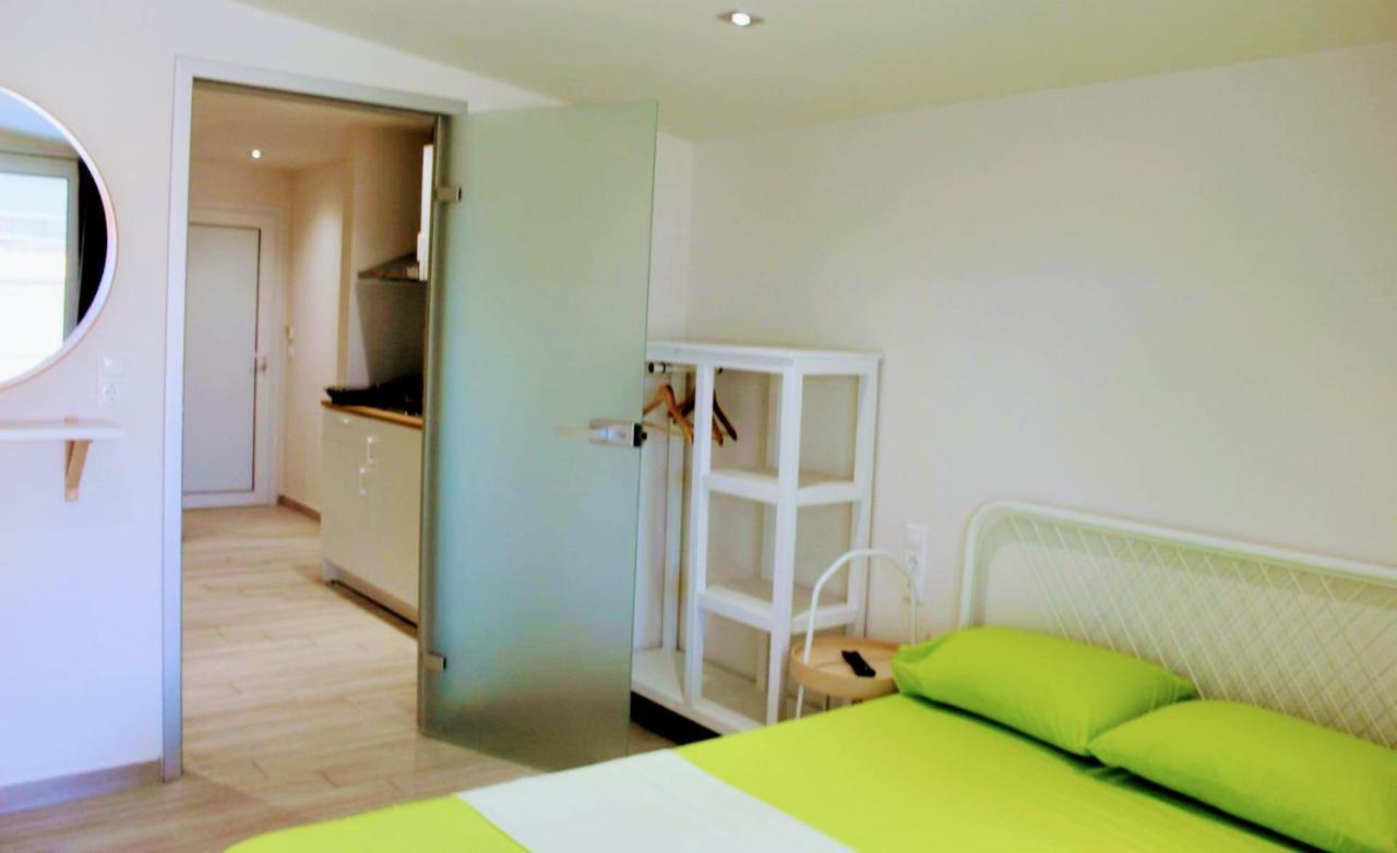사르티 Anthia House 아파트 외부 사진